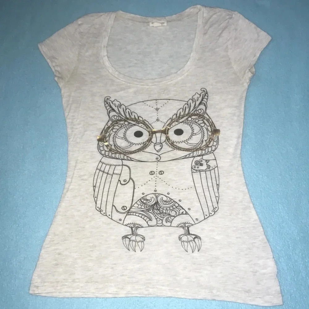 ZENANA OUTFITTERS lightweight owl top short sleeve metallic t-shirt size S